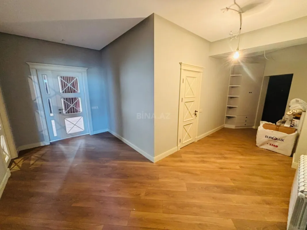 Satılır 3 otaqlı mənzil 127 m²