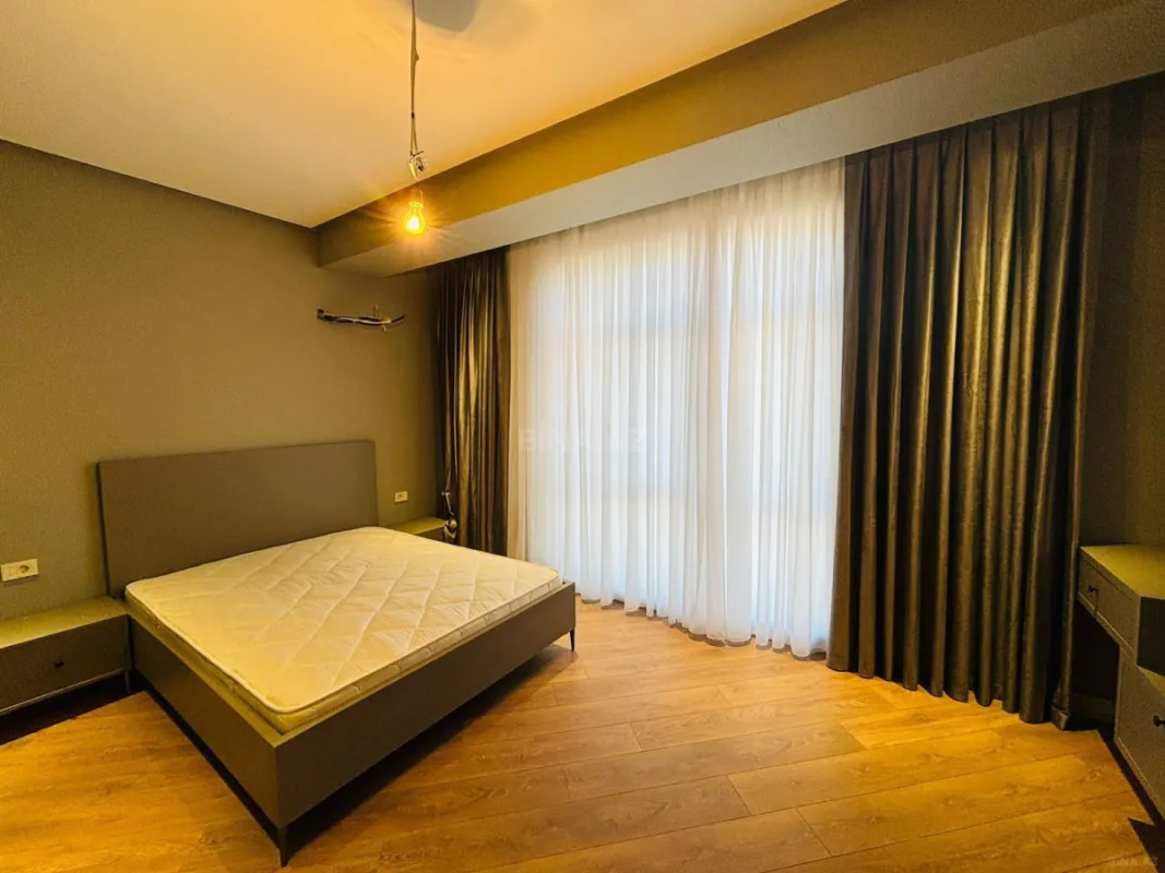 Satılır 3 otaqlı mənzil 127 m²