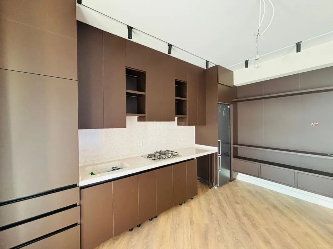 Satılır 3 otaqlı mənzil 127 m²