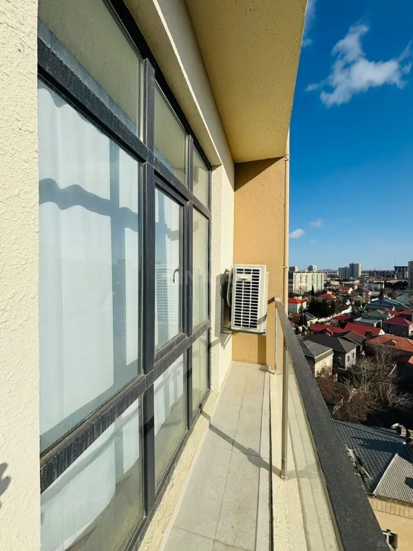 Satılır 3 otaqlı mənzil 127 m²