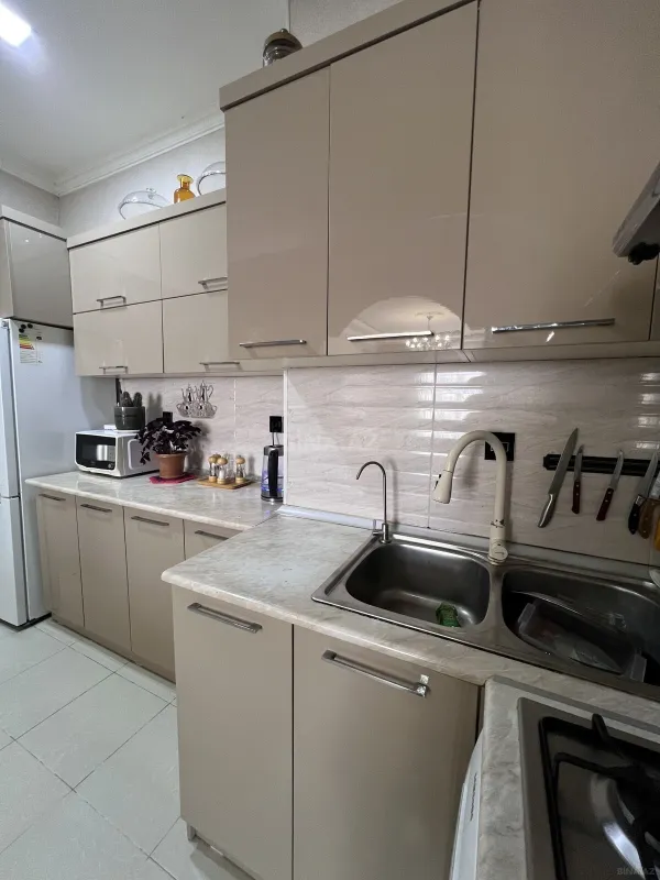 Satılır 3 otaqlı mənzil 96 m²