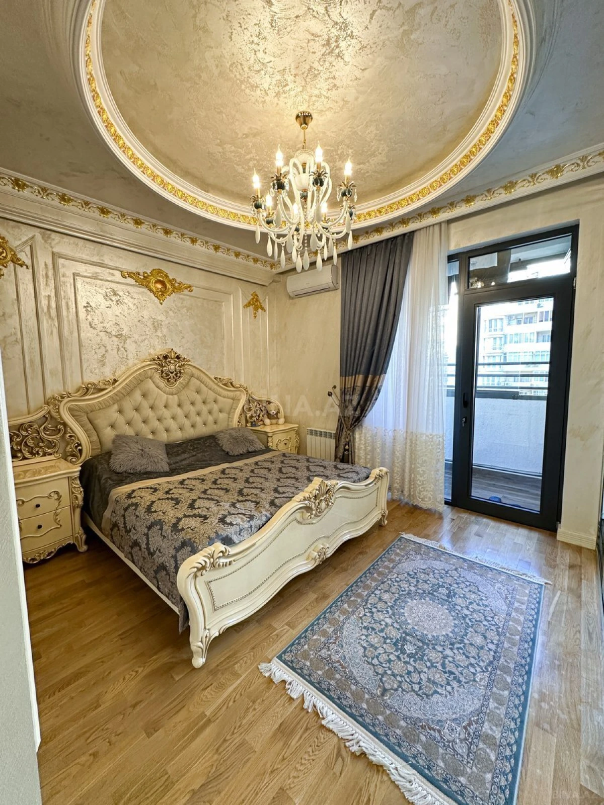 Satılır 2 otaqlı mənzil 70 m²