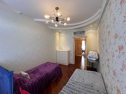 Kirayə verilir 3 otaqlı mənzil 130 m²