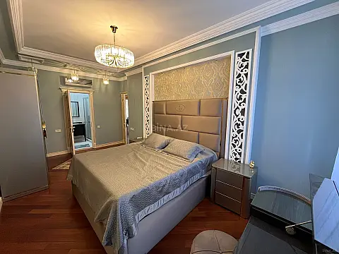 Kirayə verilir 3 otaqlı mənzil 130 m²