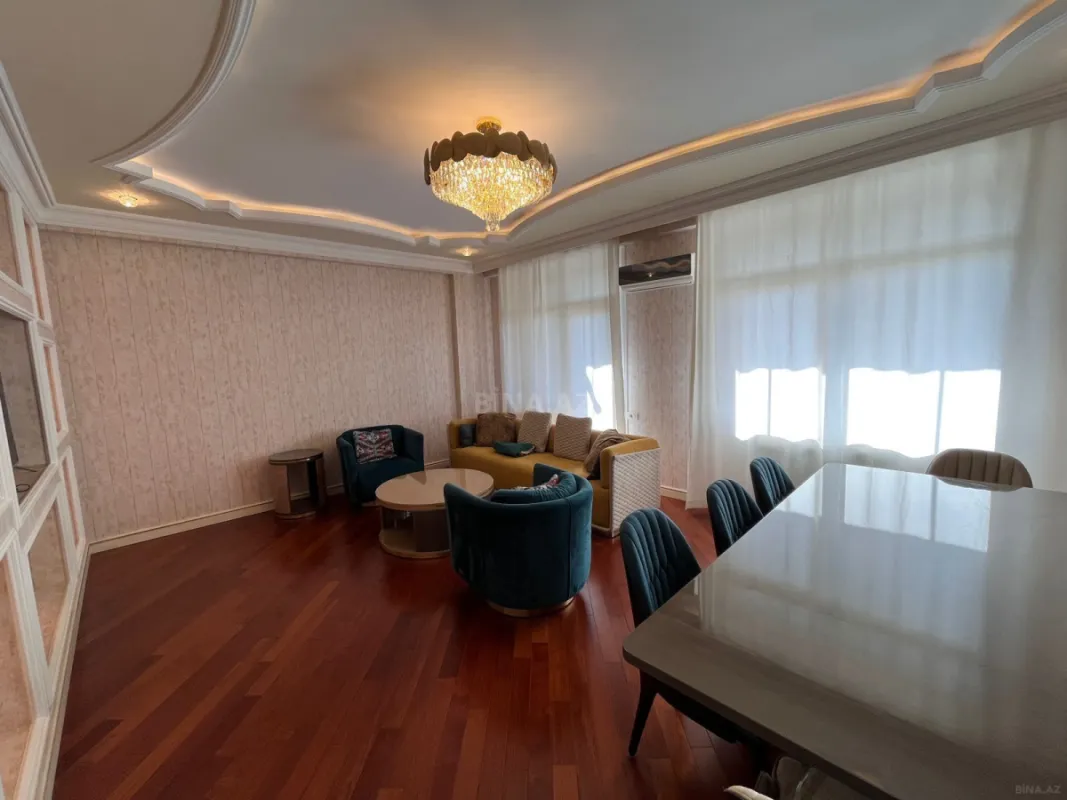 Kirayə verilir 3 otaqlı mənzil 130 m²