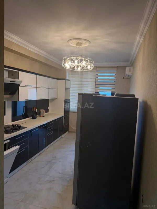 Satılır 4 otaqlı mənzil 190 m²