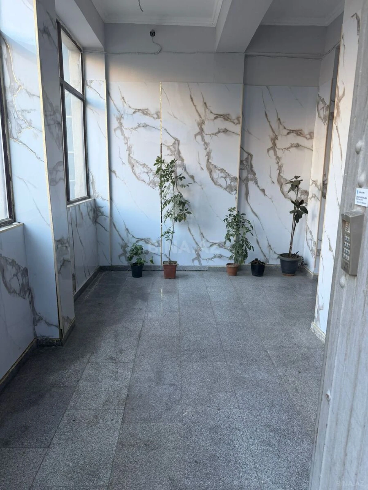 Satılır 4 otaqlı mənzil 190 m²