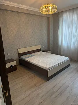 Satılır 4 otaqlı mənzil 190 m²