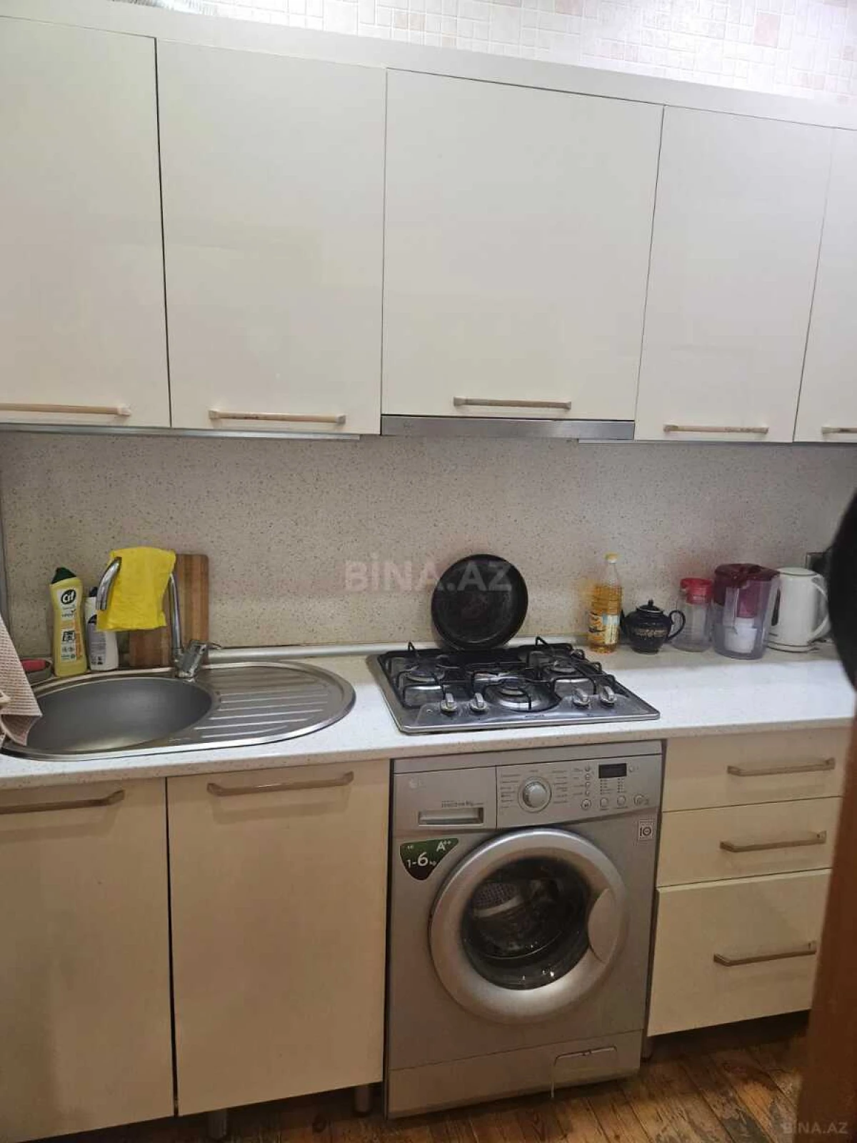 Satılır 2 otaqlı mənzil 67 m²