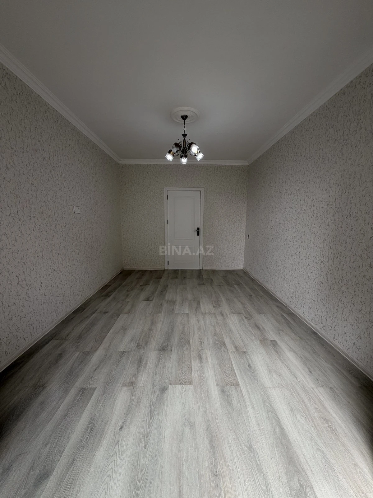 Satılır 4 otaqlı mənzil 112 m²