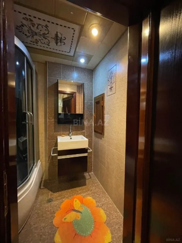 Satılır 4 otaqlı mənzil 150 m²