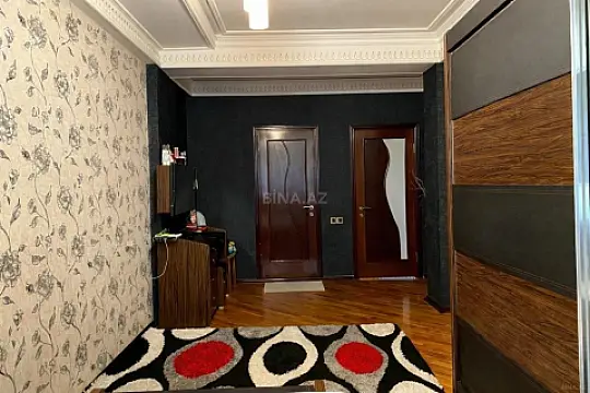Satılır 4 otaqlı mənzil 150 m²