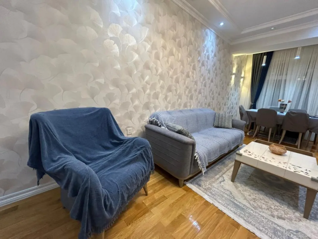 Satılır 2 otaqlı mənzil 76 m²