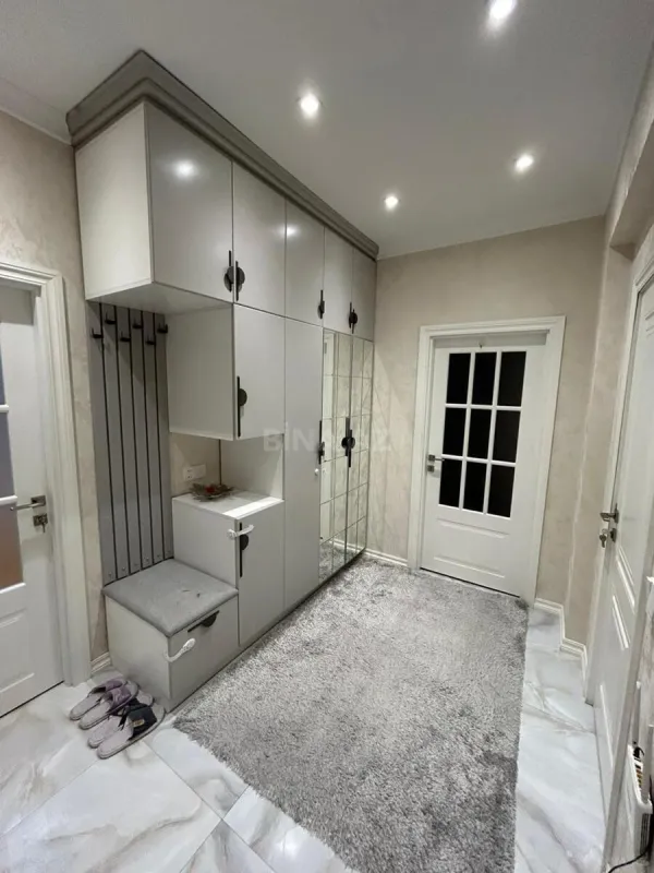 Satılır 2 otaqlı mənzil 76 m²