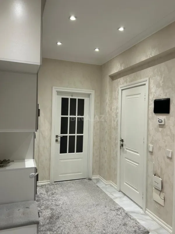 Satılır 2 otaqlı mənzil 76 m²