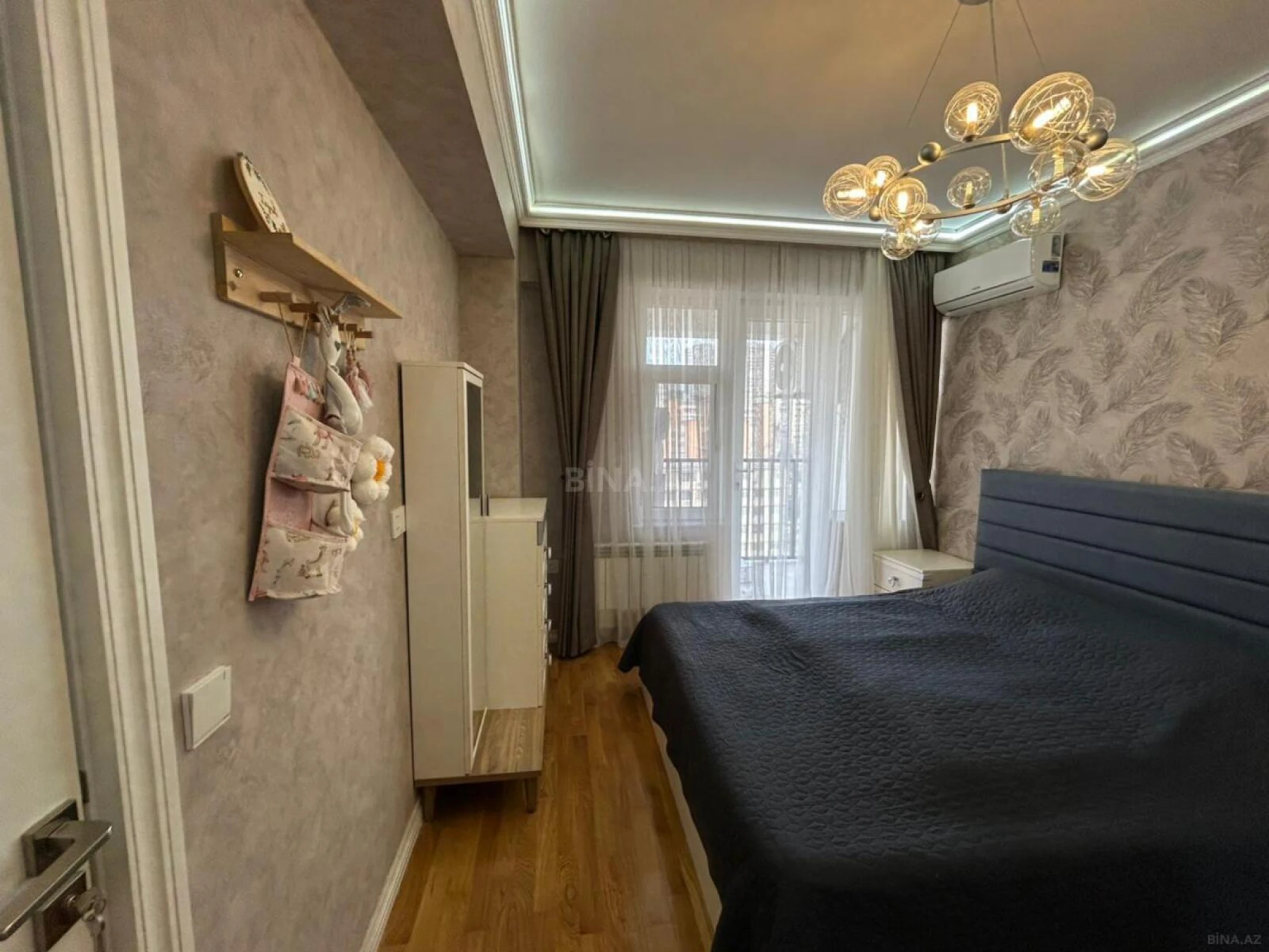 Satılır 2 otaqlı mənzil 76 m²