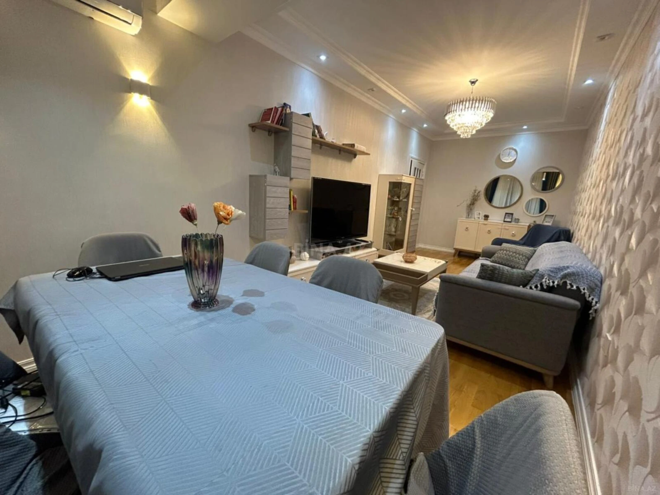 Satılır 2 otaqlı mənzil 76 m²