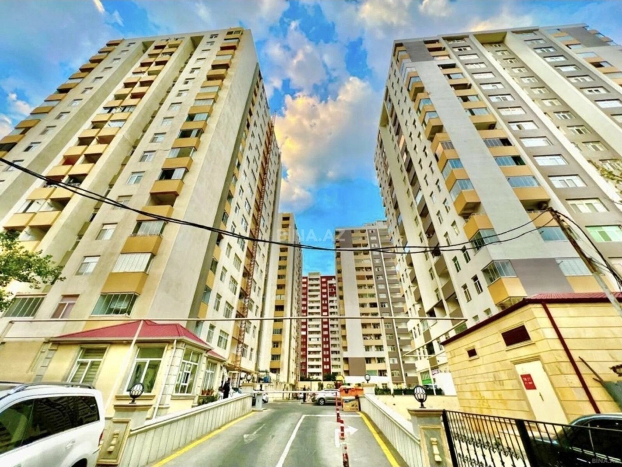 Satılır 2 otaqlı mənzil 106 m²