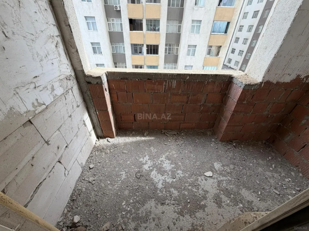 Satılır 2 otaqlı mənzil 106 m²