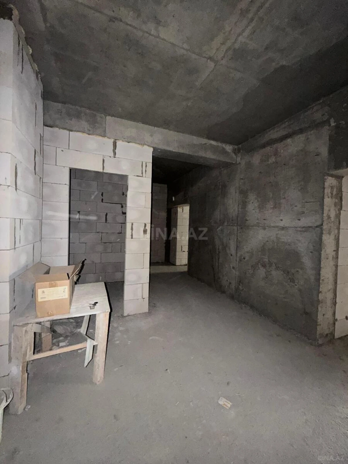 Satılır 2 otaqlı mənzil 106 m²