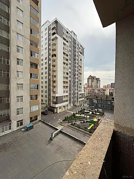 Satılır 2 otaqlı mənzil 106 m²