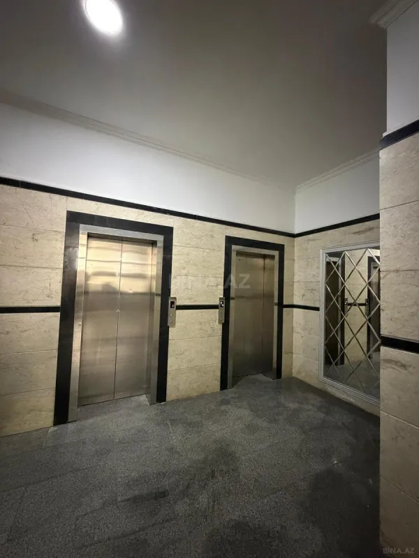Satılır 2 otaqlı mənzil 106 m²