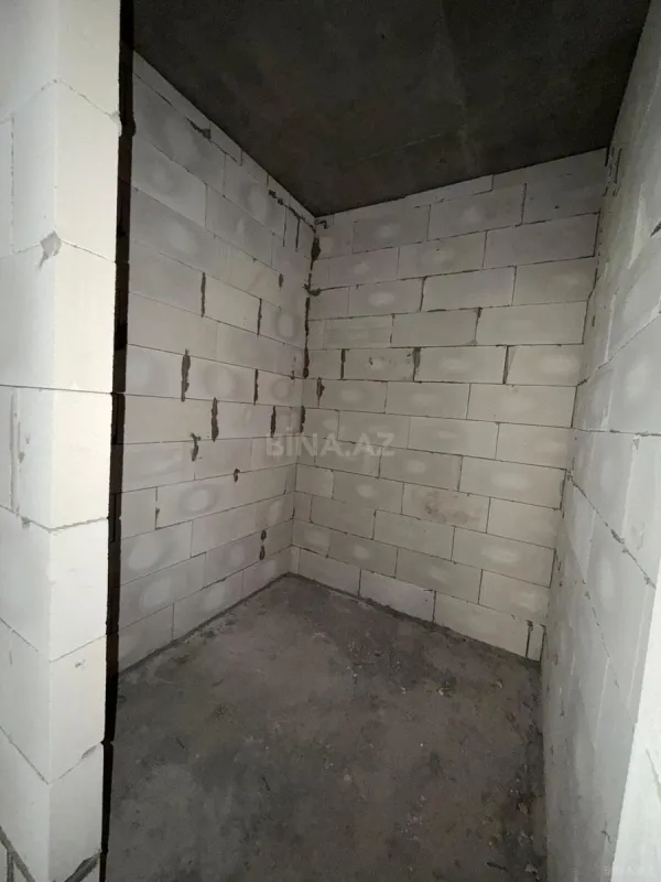 Satılır 2 otaqlı mənzil 106 m²