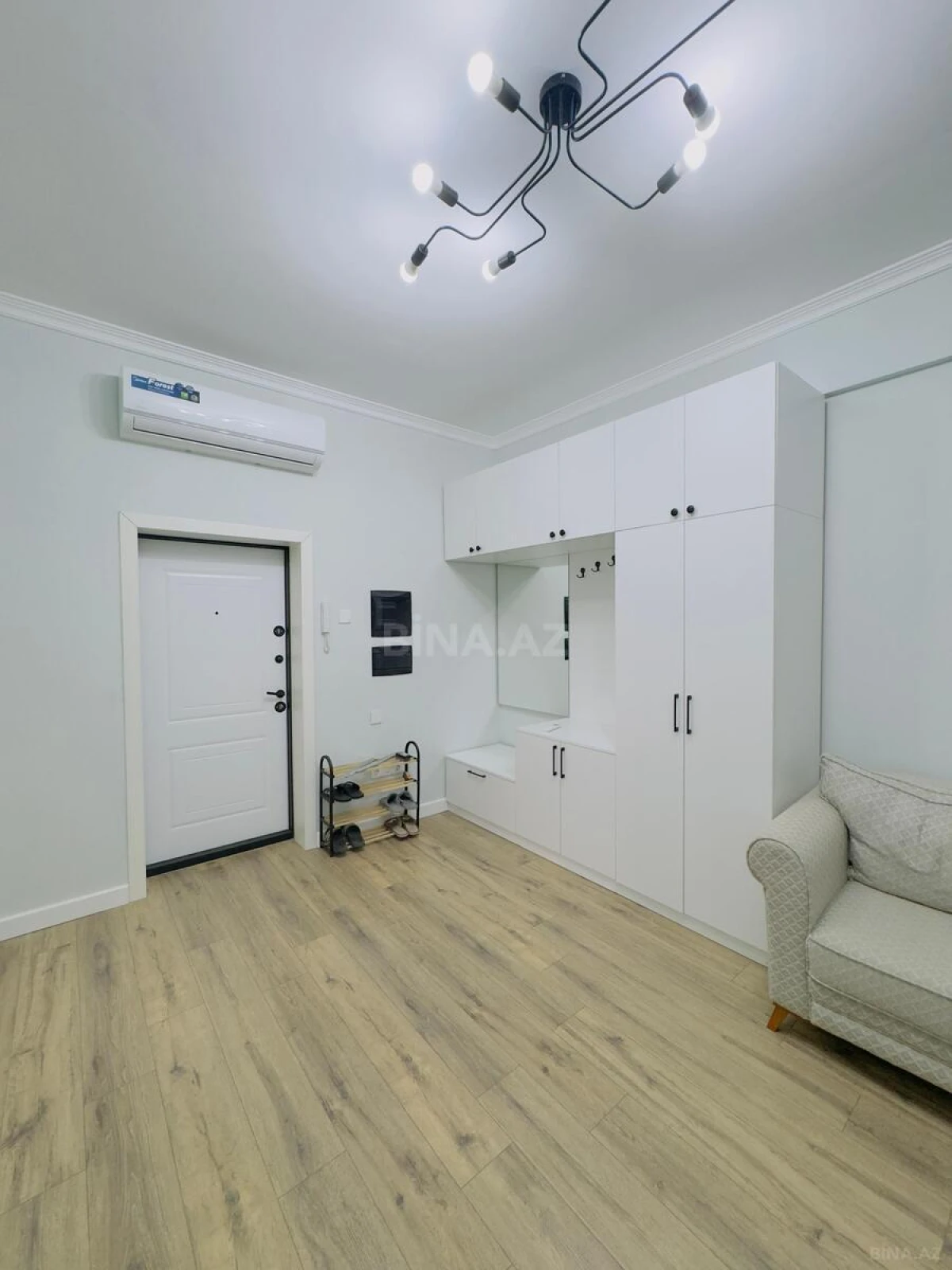 Kirayə verilir 3 otaqlı mənzil 130 m²