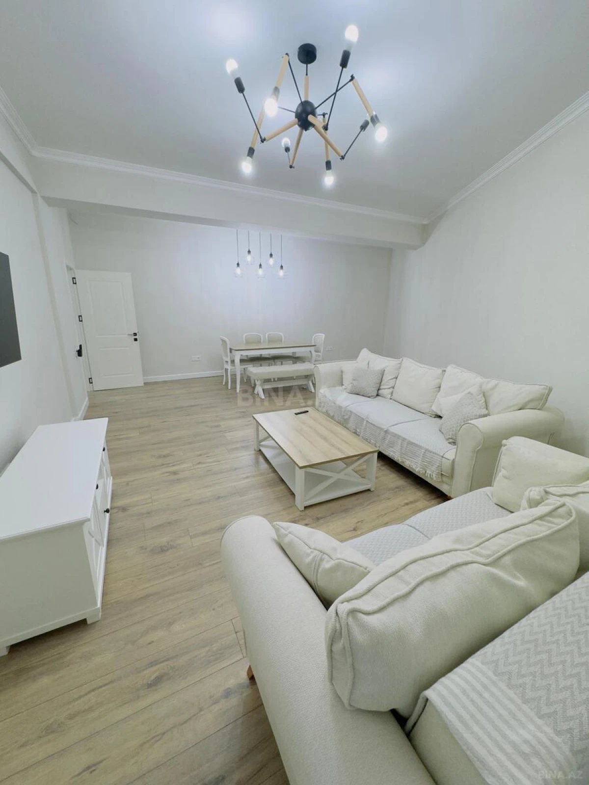 Kirayə verilir 3 otaqlı mənzil 130 m²