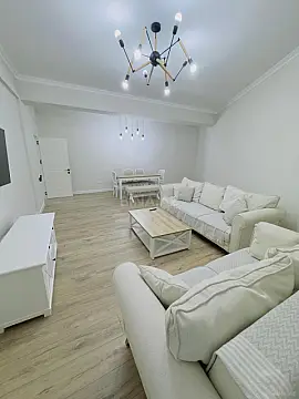 Kirayə verilir 3 otaqlı mənzil 130 m²