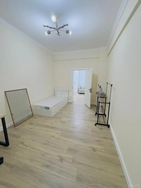 Kirayə verilir 3 otaqlı mənzil 130 m²