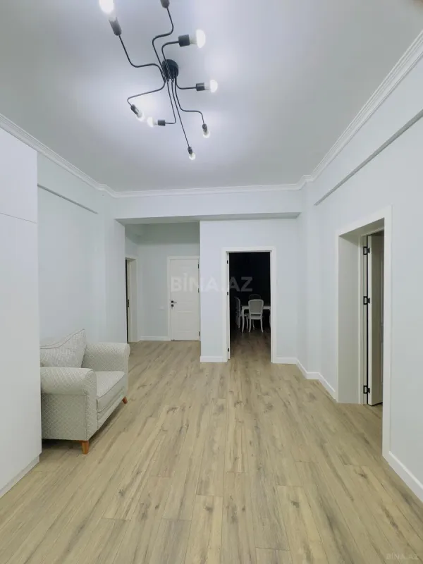 Kirayə verilir 3 otaqlı mənzil 130 m²