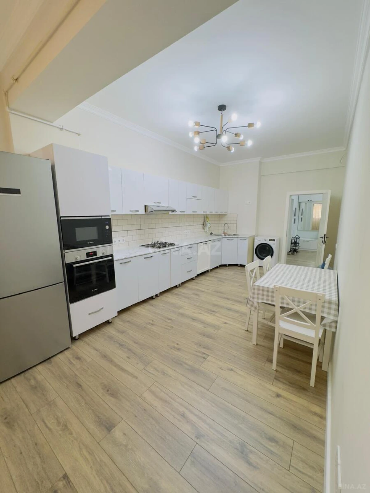 Kirayə verilir 3 otaqlı mənzil 130 m²