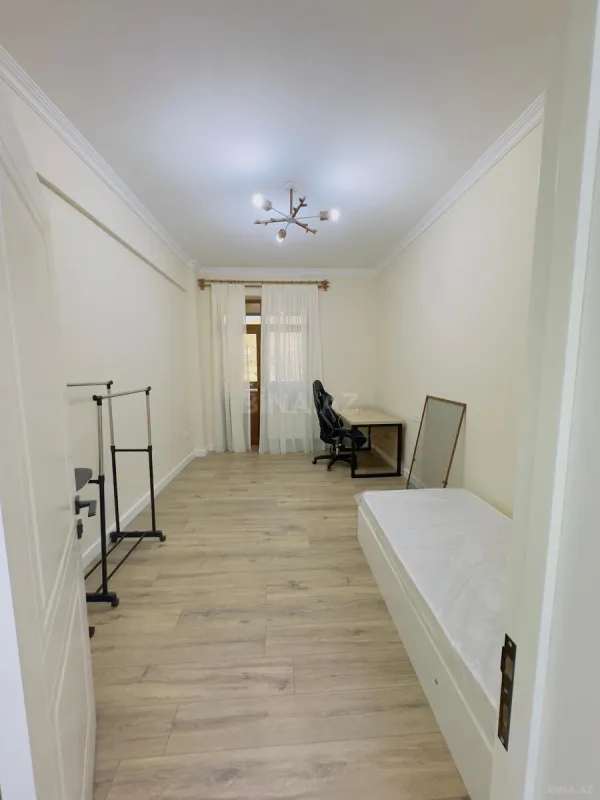Kirayə verilir 3 otaqlı mənzil 130 m²