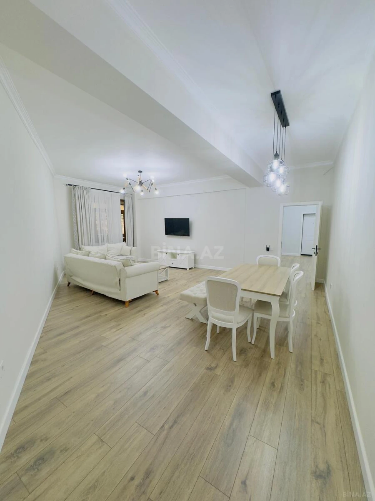 Kirayə verilir 3 otaqlı mənzil 130 m²