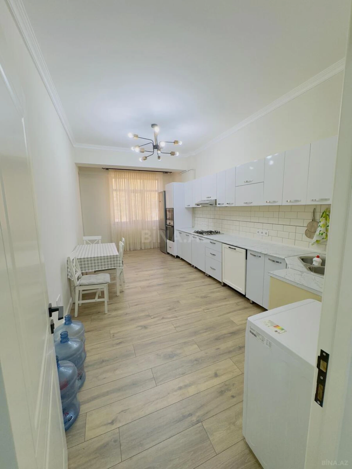 Kirayə verilir 3 otaqlı mənzil 130 m²