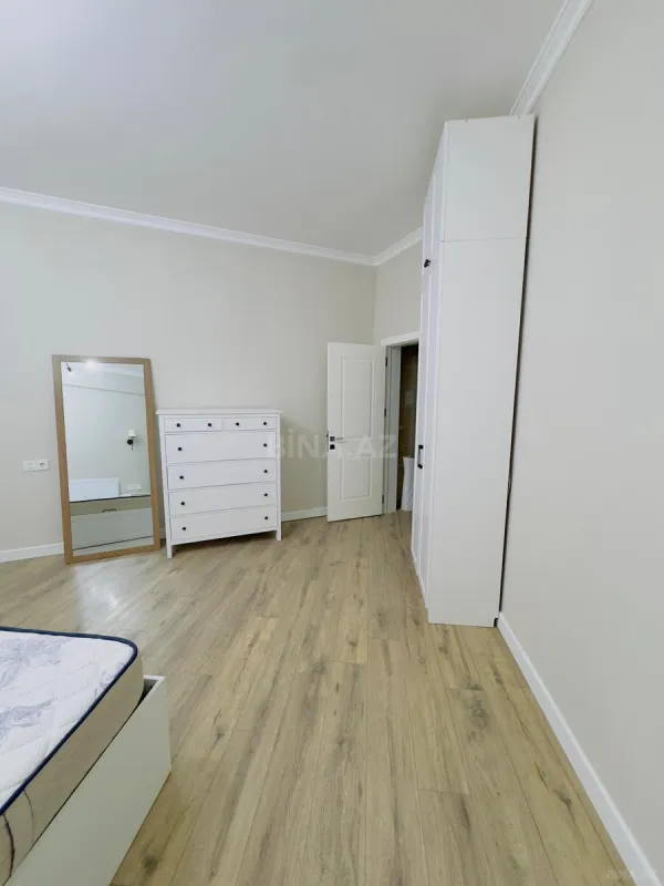 Kirayə verilir 3 otaqlı mənzil 130 m²