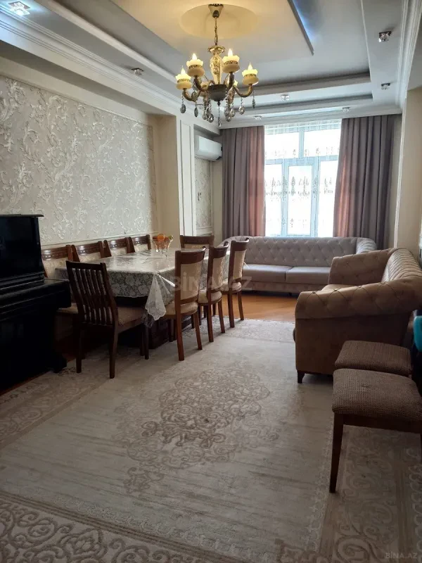 Satılır 3 otaqlı mənzil 120 m²
