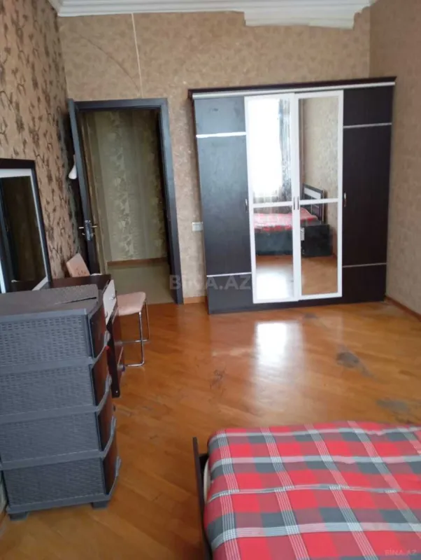 Kirayə verilir 2 otaqlı mənzil 90 m²