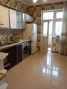 Kirayə verilir 2 otaqlı mənzil 90 m²