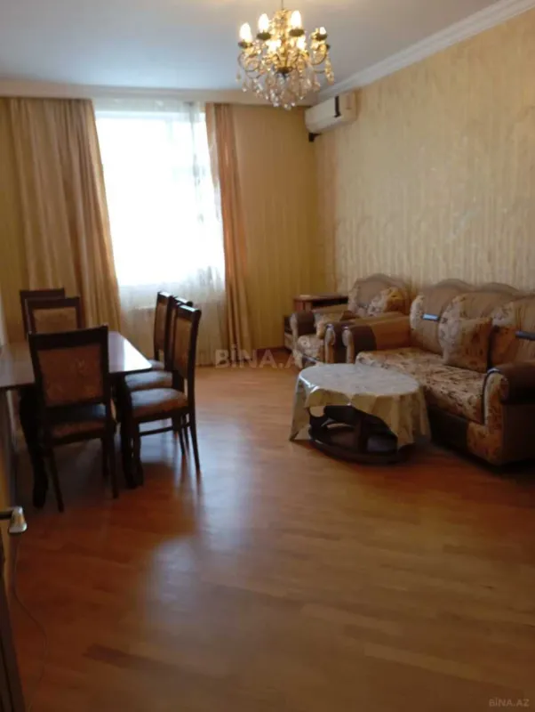 Kirayə verilir 2 otaqlı mənzil 90 m²
