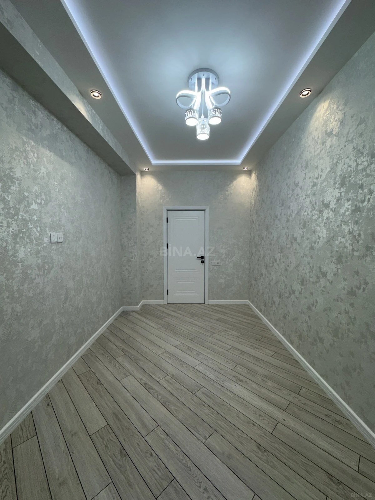 Satılır 3 otaqlı mənzil 82 m²