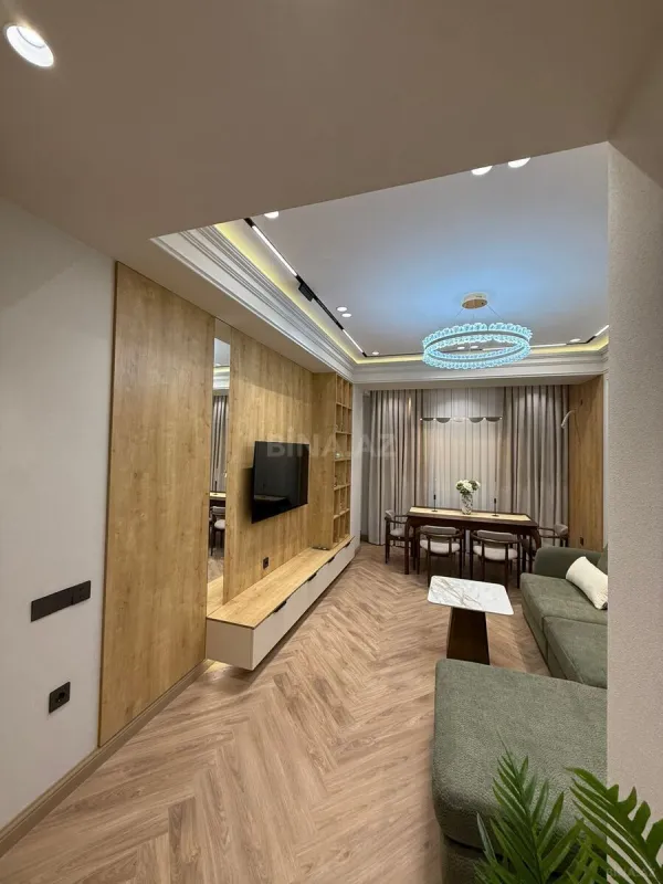 Satılır 2 otaqlı mənzil 83 m²