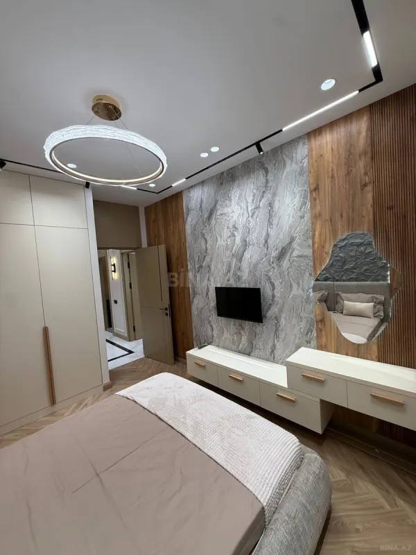 Satılır 2 otaqlı mənzil 83 m²