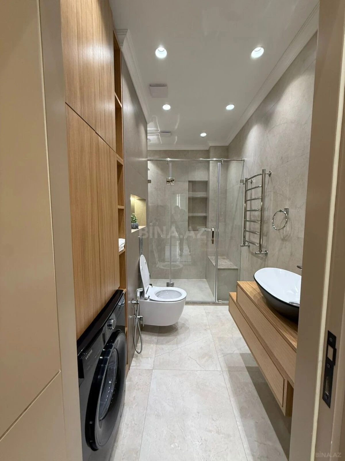 Satılır 2 otaqlı mənzil 83 m²