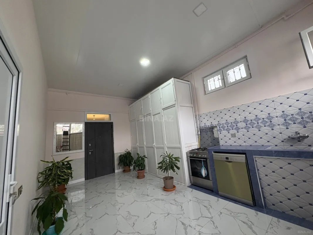 Satılır 5 otaqlı həyət evi 202 m²