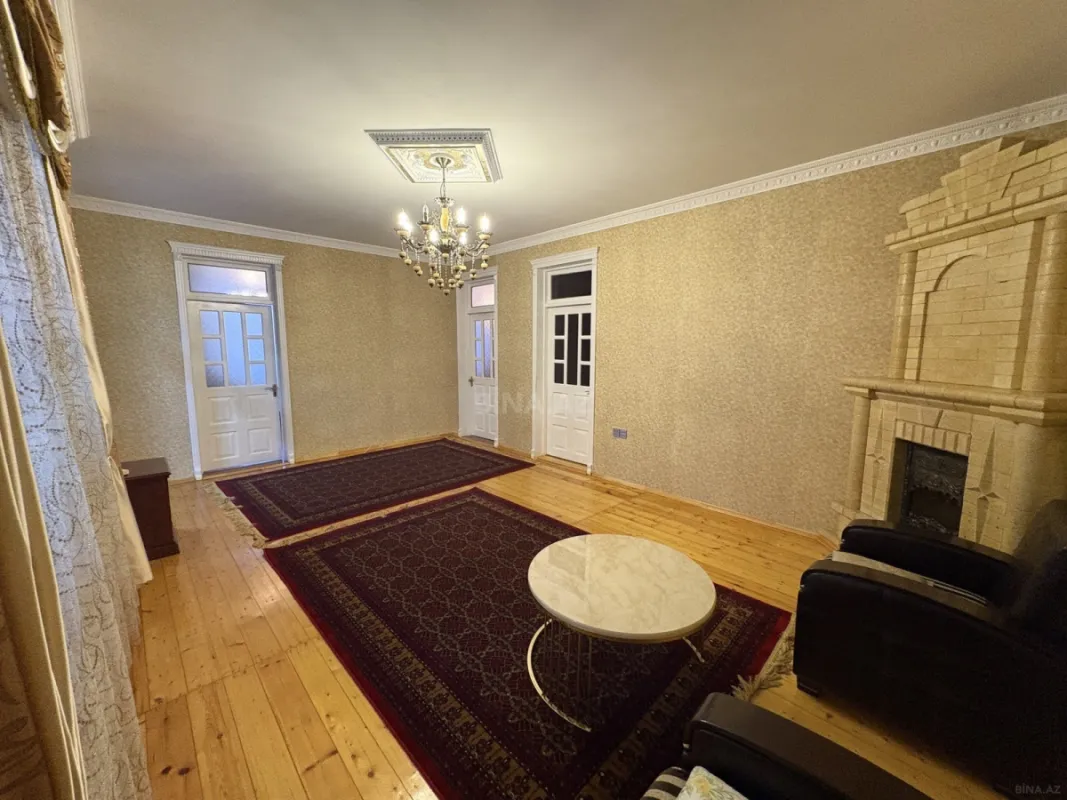 Satılır 5 otaqlı həyət evi 202 m²