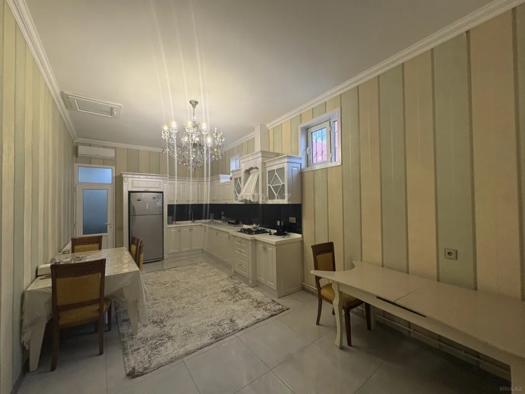 Satılır 5 otaqlı həyət evi 202 m²
