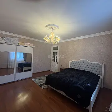 Satılır 5 otaqlı həyət evi 202 m²