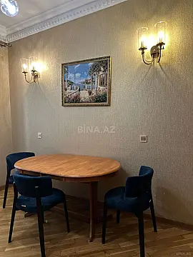 Satılır 4 otaqlı mənzil 175 m²